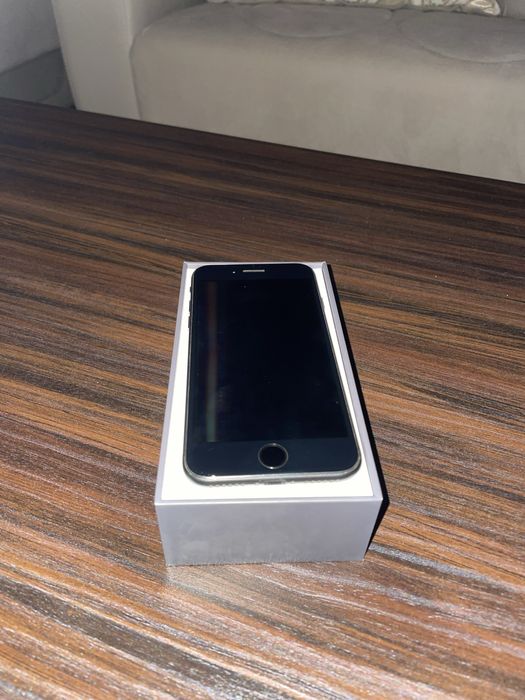 Iphone 8 64GB 100% батерия