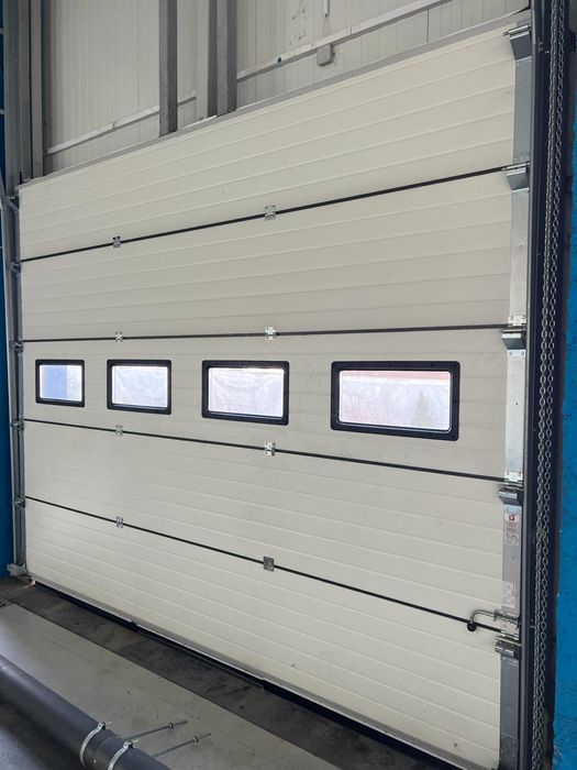 usi de garaj MCA hala/sectionale/garaj,profesionale nefolosite