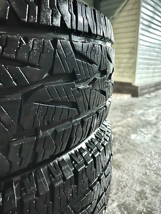 Всесезонная резина Bridgestone Dueller A/T 001