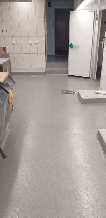 Pardoseli din Rășină epoxidică cu nisip colorat