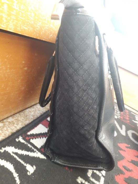 Дамска черна чанта