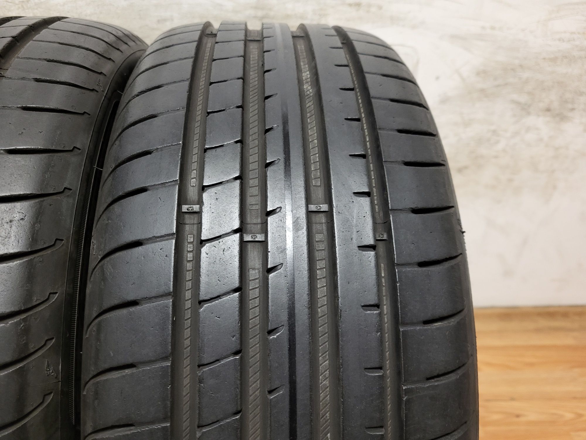 2 бр. 215/45/17 Dunlop / 2 бр. 215/40/17 летни гуми
