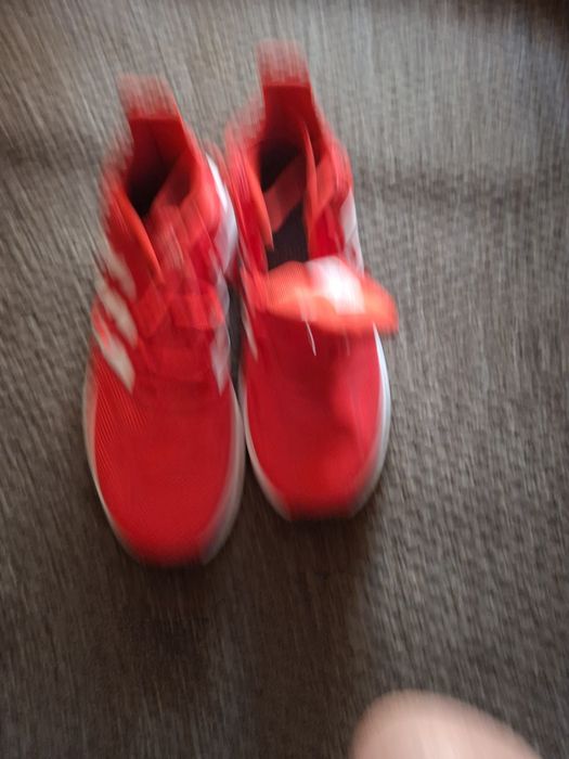 Adidasi  adidas.