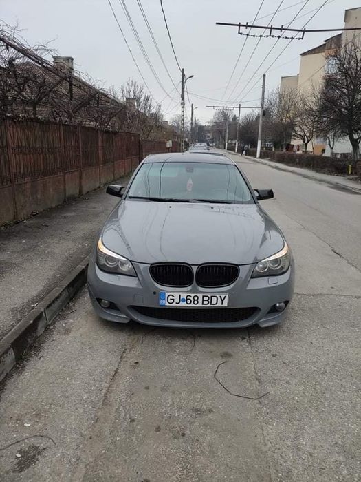 Capace Carcase Oglinzi BMW E60 E61 Cu colt M4 Negru lucios