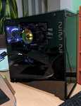 Desktop PC Gaming InWin cu procesor AMD Ryzen™ 7/ Radeon R9 390 Series