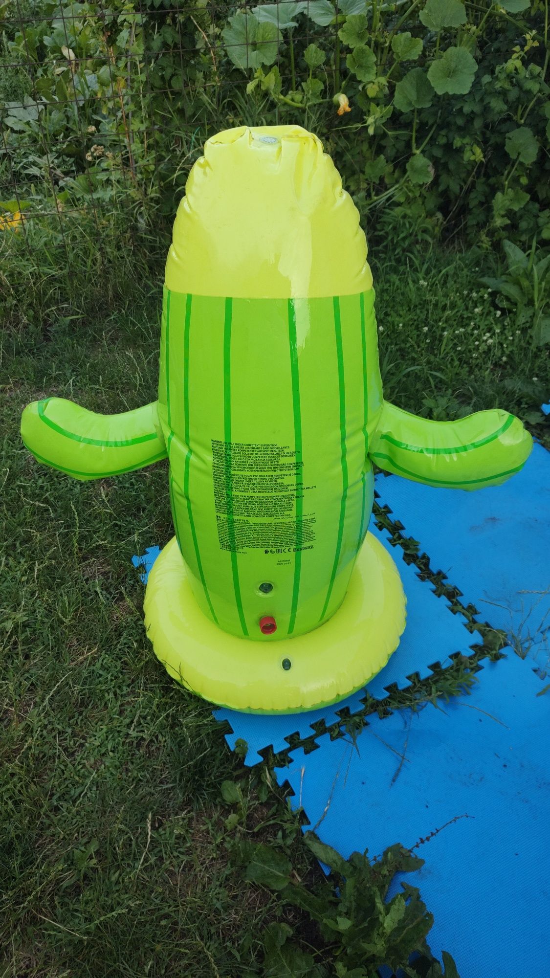 Jucarie gonflabila pulverizator apa pt piscina, 105 x 60 x 105 cm