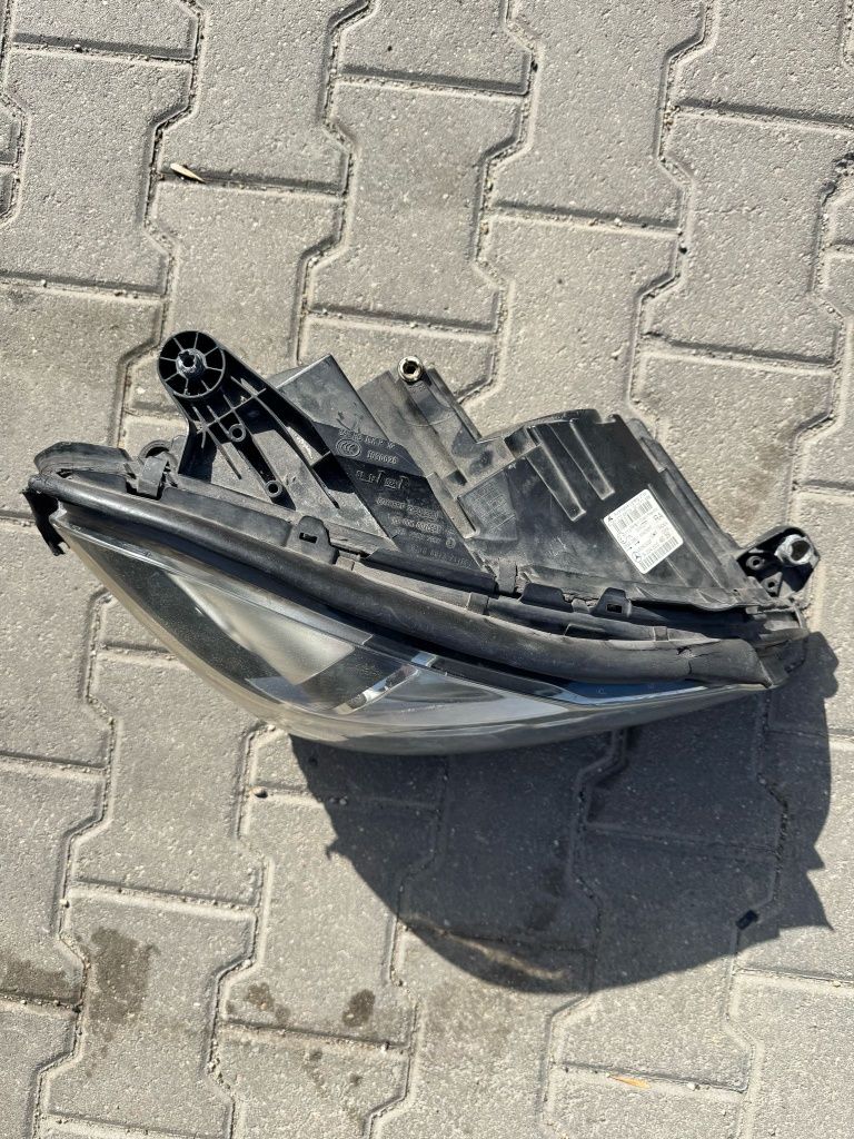 Far dreapta Mercedes w204 C-klasse anglia ILS
