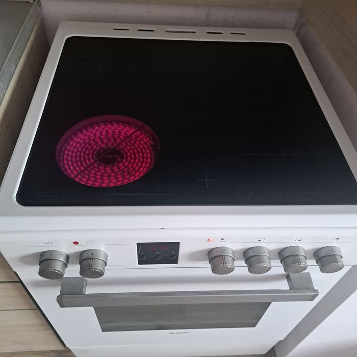 Фурна с котлони SHARP