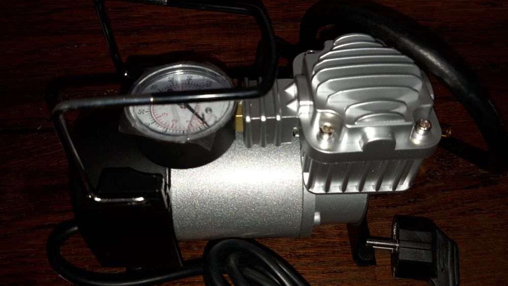 Compresor auto 220 v. Cilindru mare. Nou!
