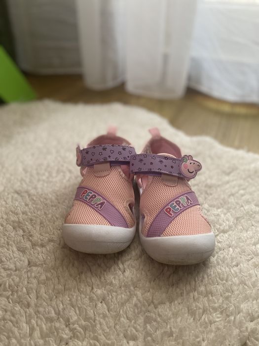Sandale Pepa Pig marimea 25, fete