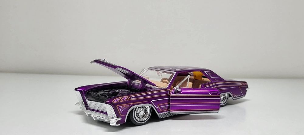 Machetă Buick Riviera 1965 1/26 Maisto