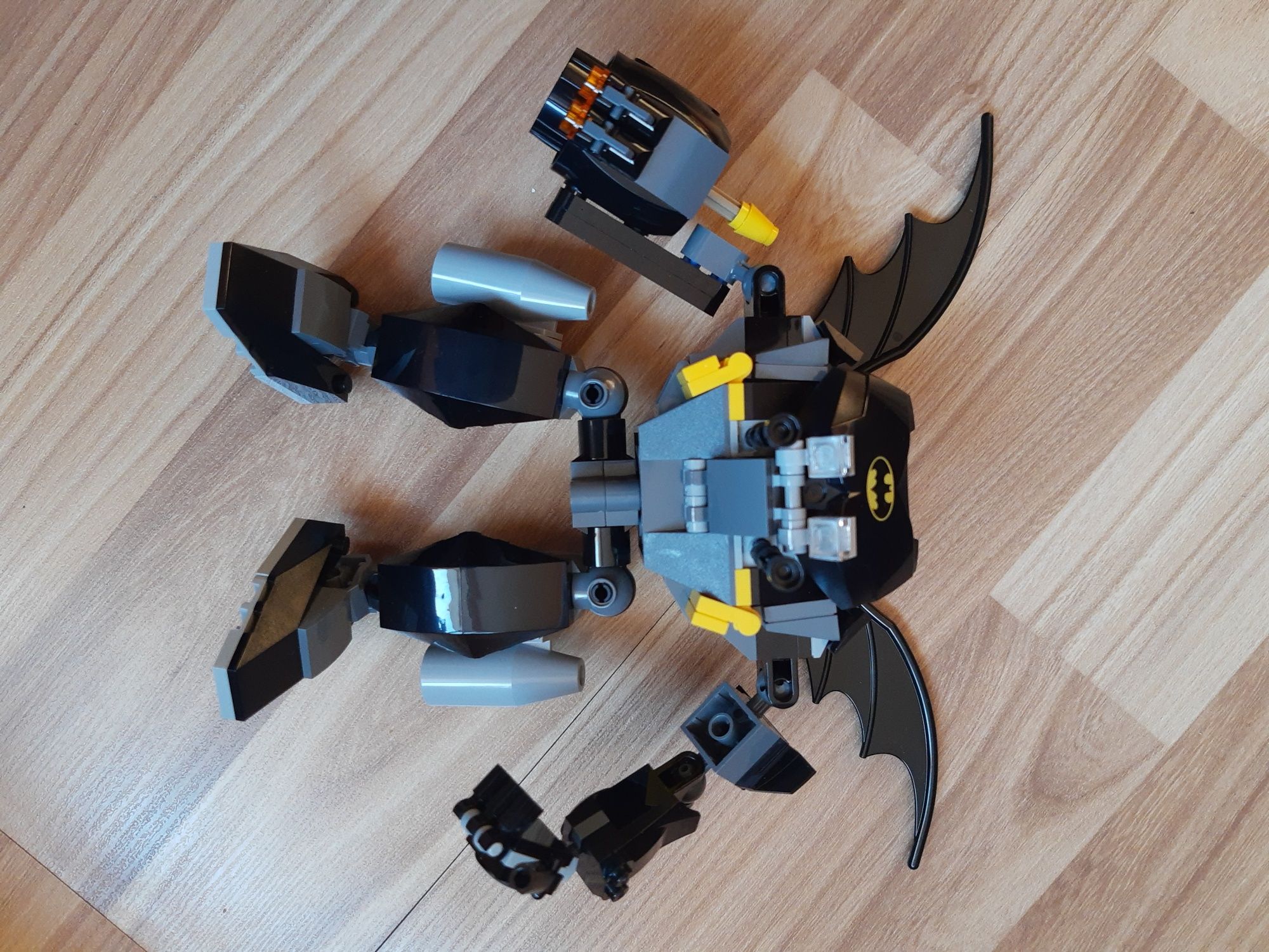 Lego Dc robot Batman din setul 76026