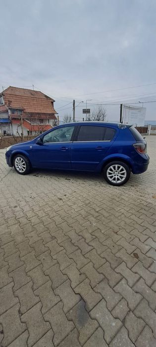Dezmembrez opel astra H an 2006 1.7cdti