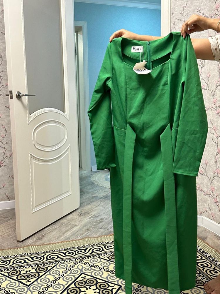Платья новый размер s