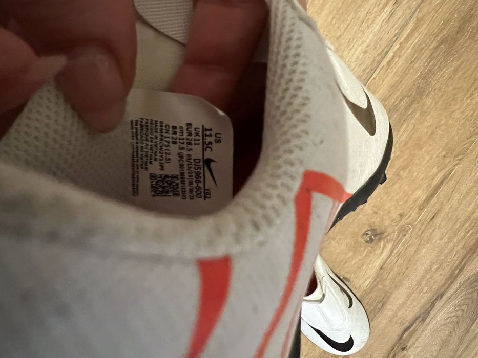 Adidasi fotbal nike copii masura 28,5