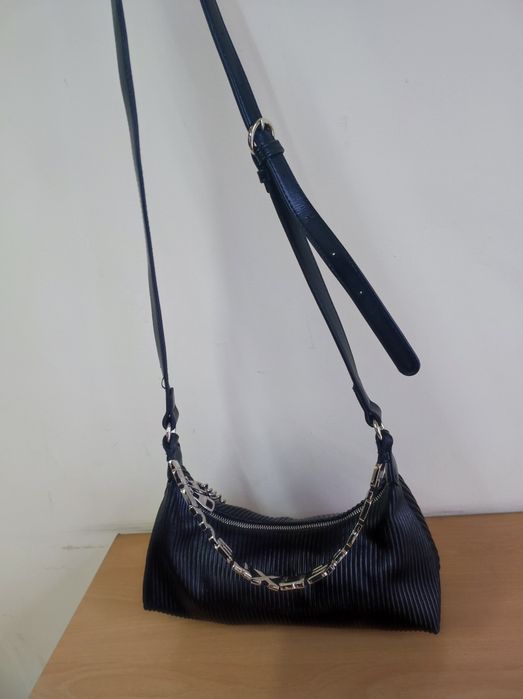 Черна дамска чанта