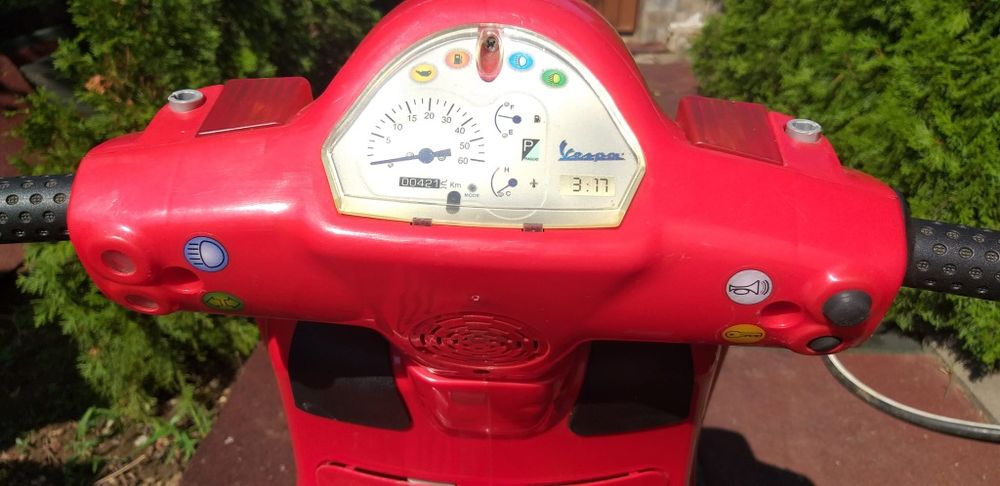 Electroscuter Vespa pentru copii vârstă 2...5