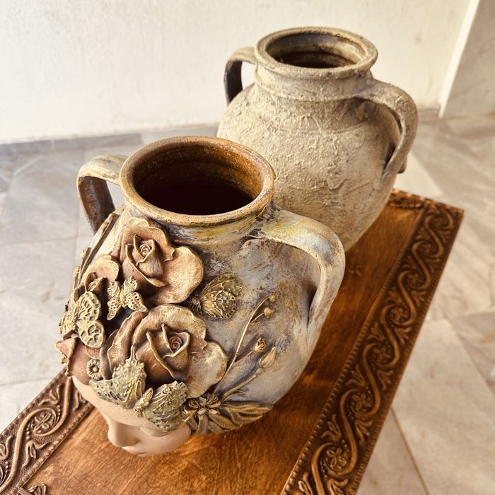 Декоративни керамични вази – женски лица, арт дизайн