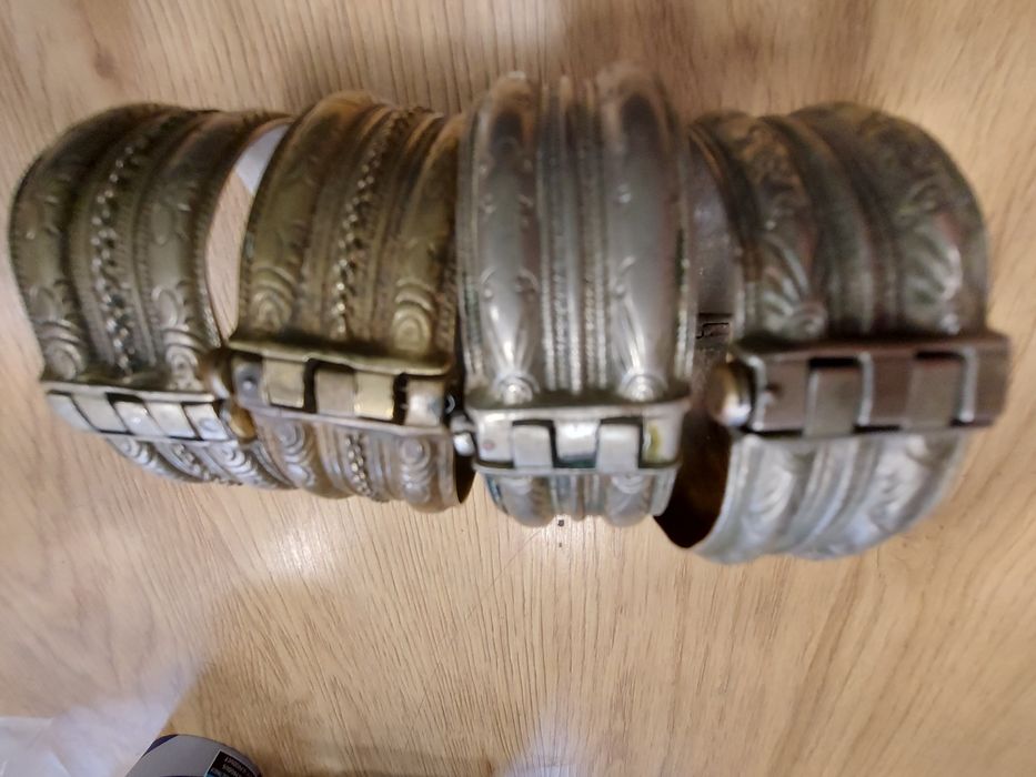 5  броя стари  възрожденски гривни