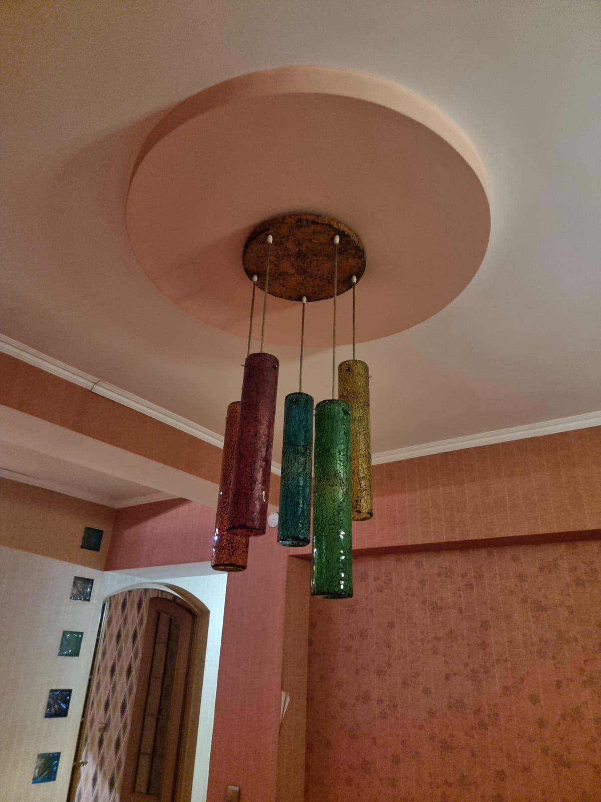 Люстры светильники в гостиную  прихожую  кухню