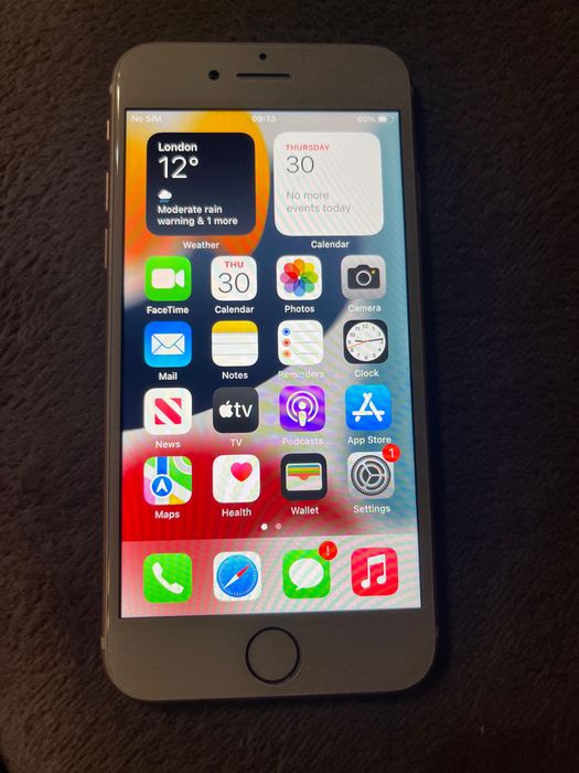 Iphone 7 32 gb розов ,със кутия и зарядно