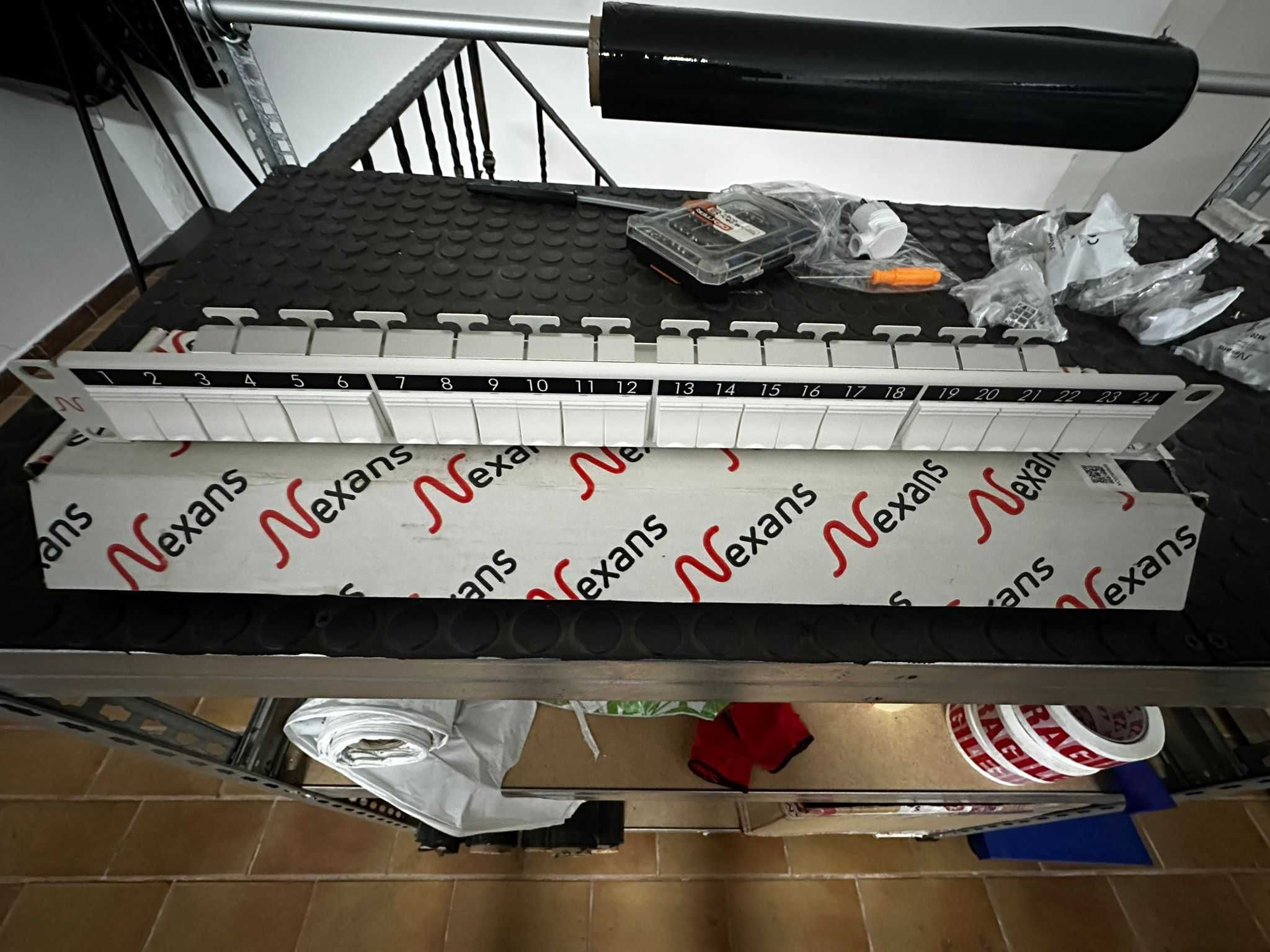 Patch Panel + organizator + Prize Nexans/R&M, Connectori Nexans/R&M