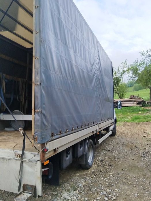 Vând caroserie iveco