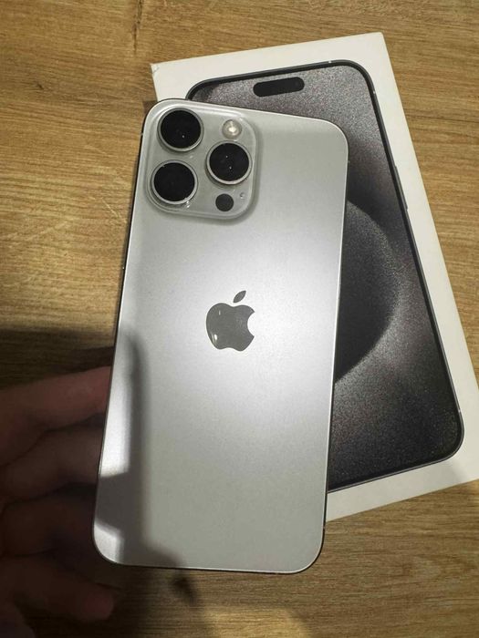 İphone 15 pro max- 90% батерия- Като НОВ