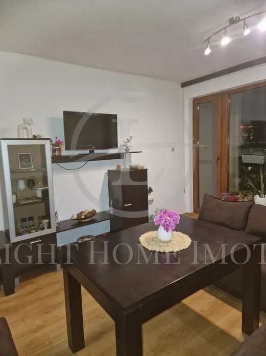 Продава се Тристаен апартамент в Пловдив, Христо Смирненски - 99 кв.м за 1494 €/кв.м - Снимка #2