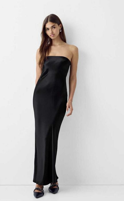 черна дълга сатенена рокля Bershka