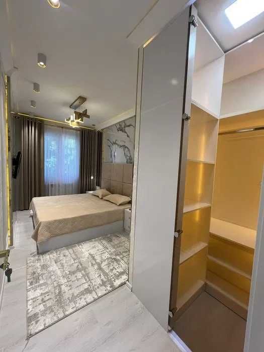 R12 Сдаётся квартира 2/5/9 на Ойбеке! ор-р Гостиница Россия