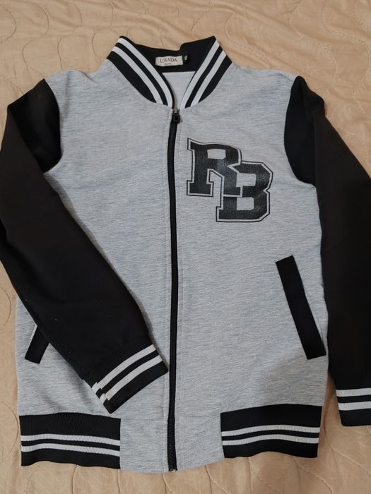 Отдам кофту на мальчика