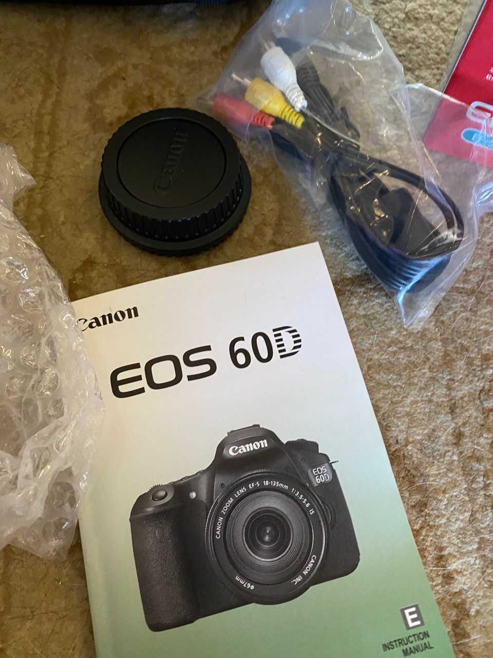 Canon EOS 60D фотоаппарат  (зеркалка) в отличном состоянии