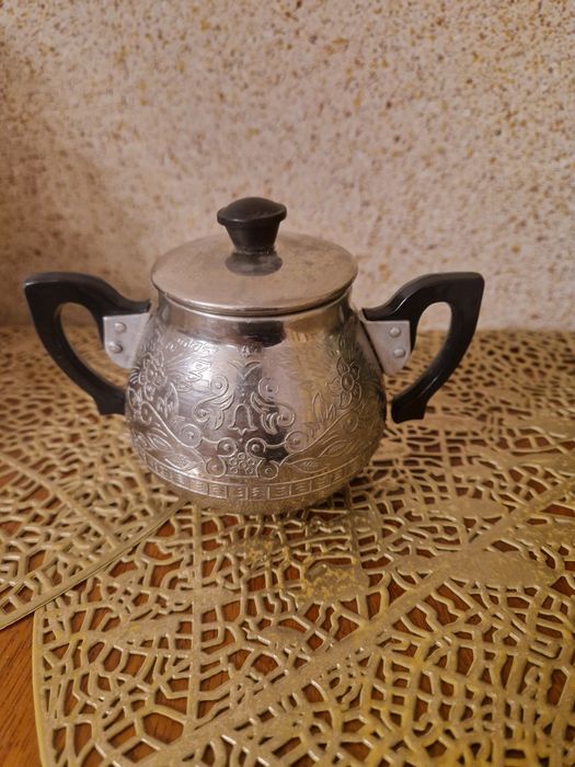 Сахарница мельхиоровая