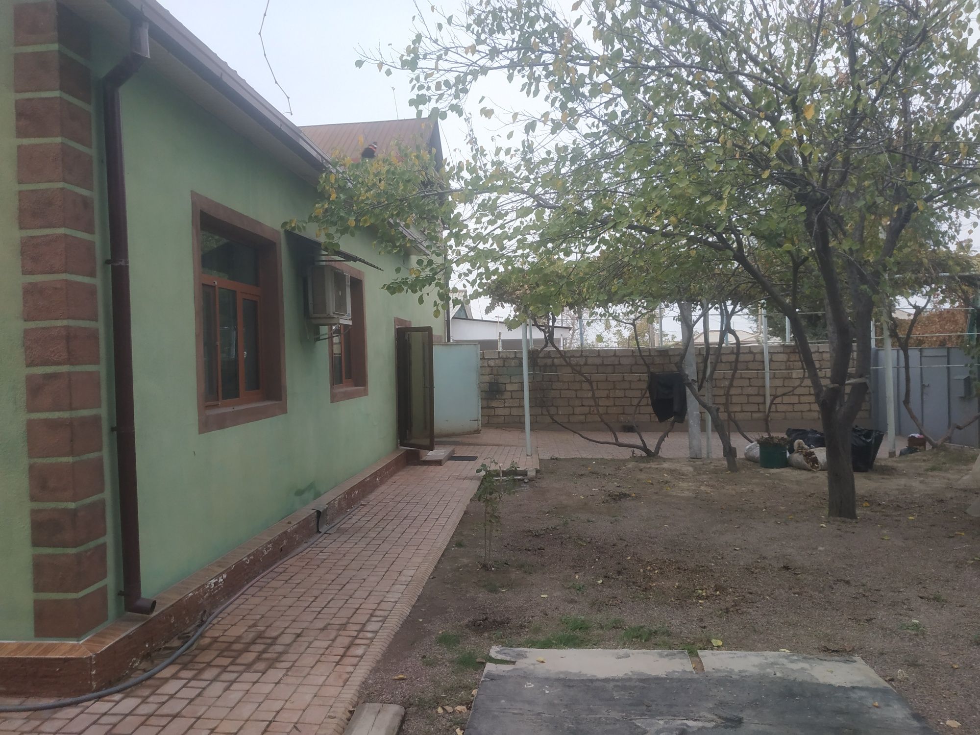 Продается  3-х комнатный кирпичный дом в городе Алмалык