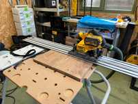 Fierastrau circular de mana cu sina DeWalt DCS520T2R-QW
