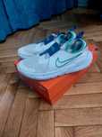 Бели маратонки nike за момче.