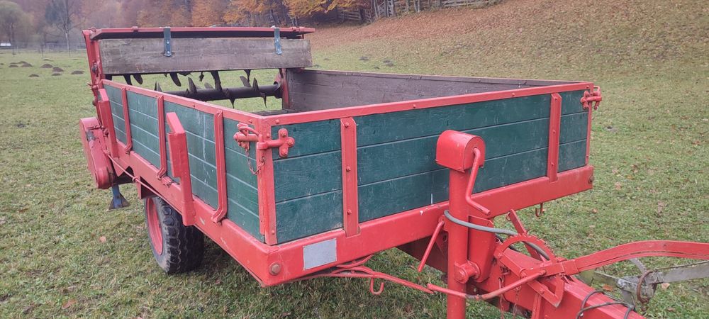 Remorcă de împrăștiat gunoi, Greblă Deutz Fahr