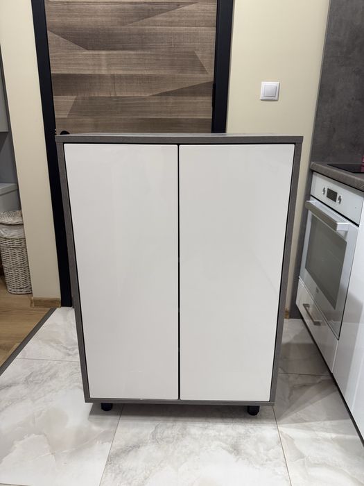 Чисто нов шкаф за обувки