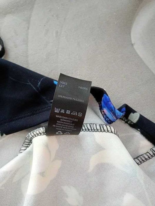 Rochie deosebită cu imprimeu floral, marca V by Very