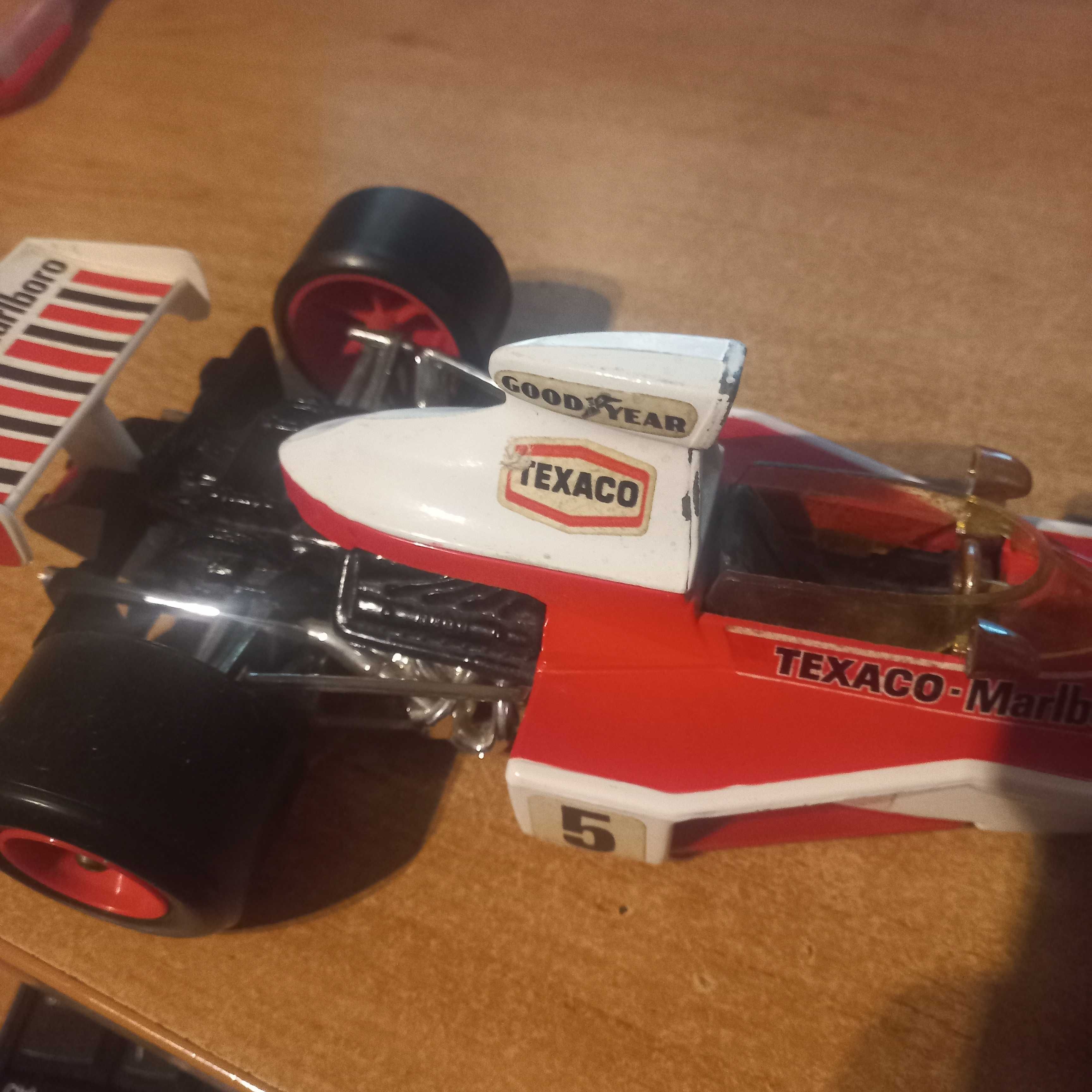 Продавам колекционерска кола Mclaren M32B F1
