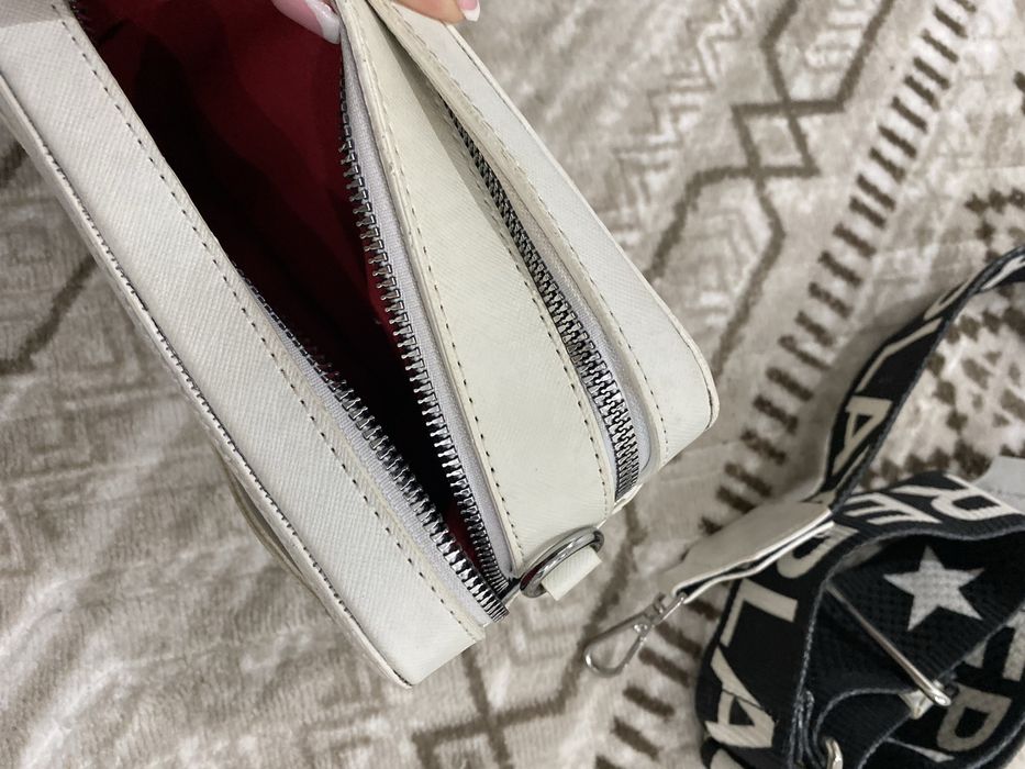 Дамска бяла чанта