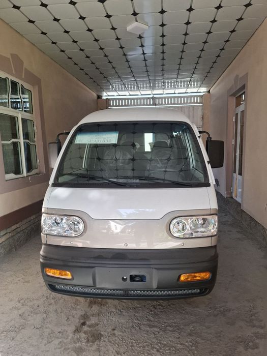 Damas srochni sotiladi