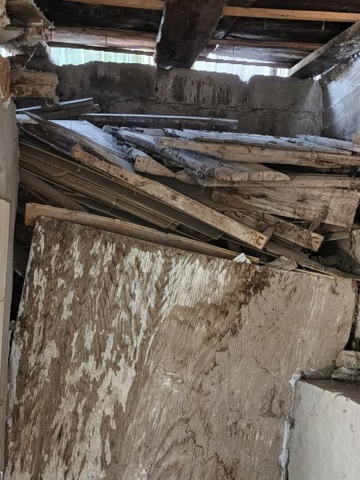 Utinlar bor tezda sotiladi kelib kurib keyin kelishamiz