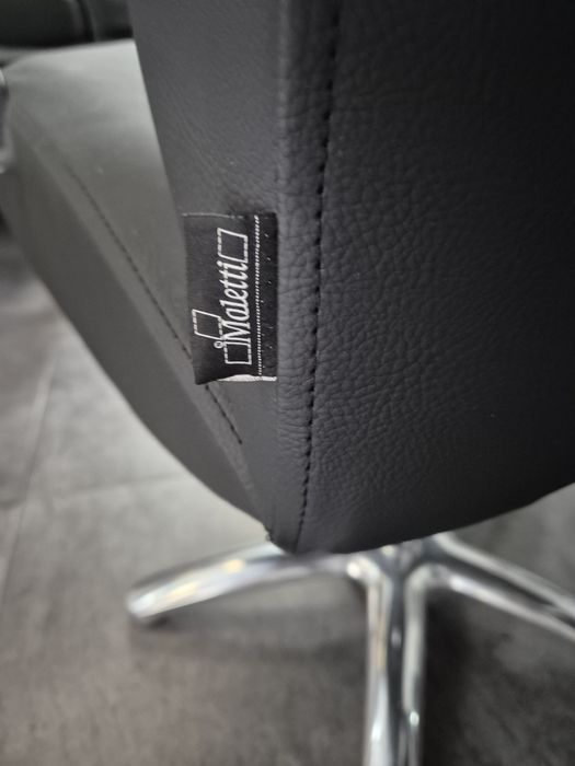 2 професионални фризьорски стола Maletti Lion / Като нови