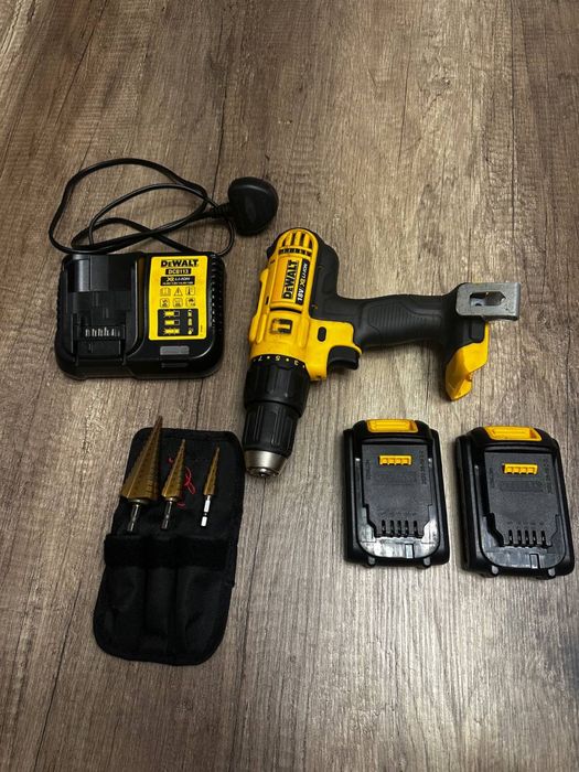 Акумулаторен винтоверт DeWalt + 2 батерии + зарядно
