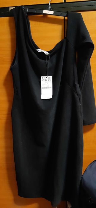 Rochie neagra Stradivarius