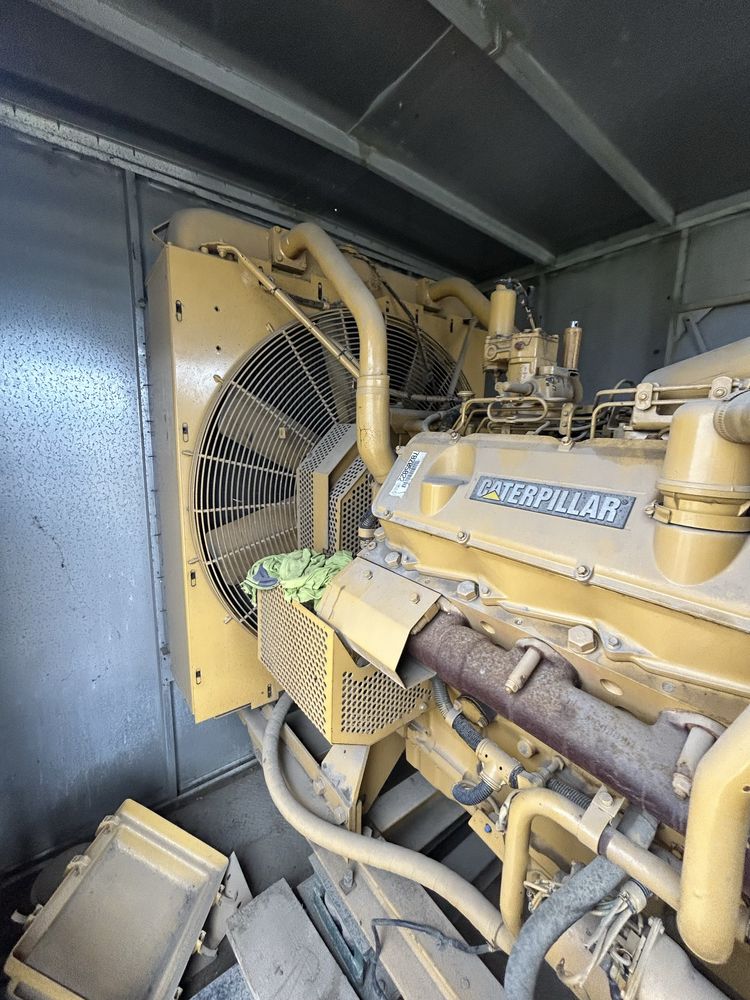 Vând motor caterpilar Motor caterpillar 3408 disel 240cp horse power