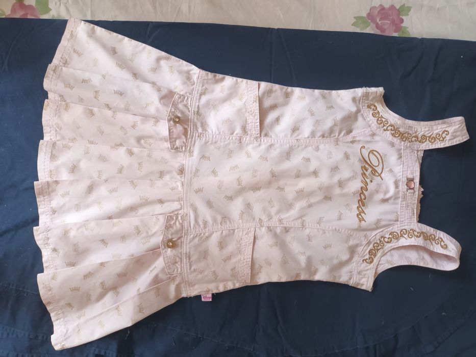 Продам платья на девочек