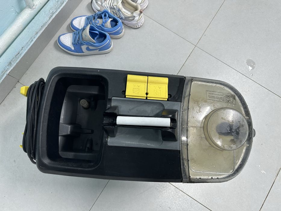Продам пылесос Karcher puzzi 10/1
